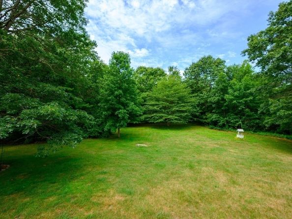 91 Brookside Dr, Middleboro MA 02346