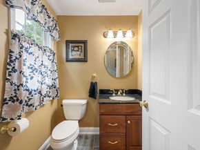 91 Brookside Dr, Middleboro MA 02346