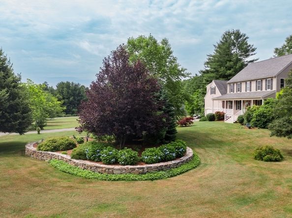 91 Brookside Dr, Middleboro MA 02346