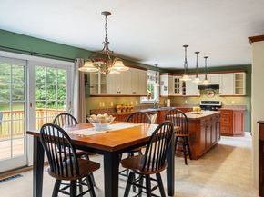 91 Brookside Dr, Middleboro MA 02346