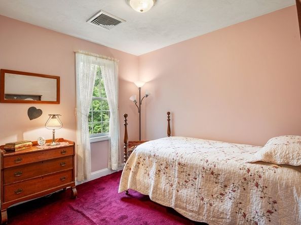 91 Brookside Dr, Middleboro MA 02346