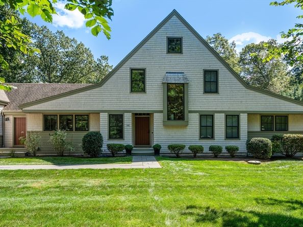 141 Gun Hill St, Milton MA 02186