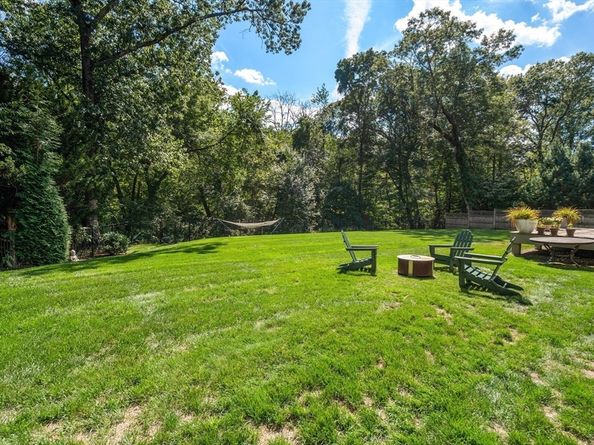 141 Gun Hill St, Milton MA 02186
