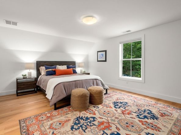 141 Gun Hill St, Milton MA 02186
