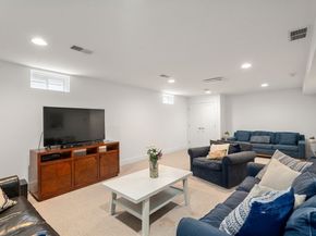 141 Gun Hill St, Milton MA 02186