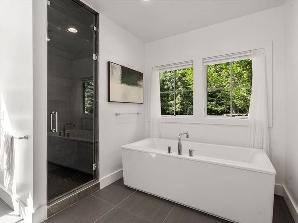 141 Gun Hill St, Milton MA 02186