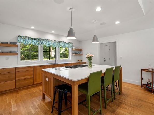 141 Gun Hill St, Milton MA 02186
