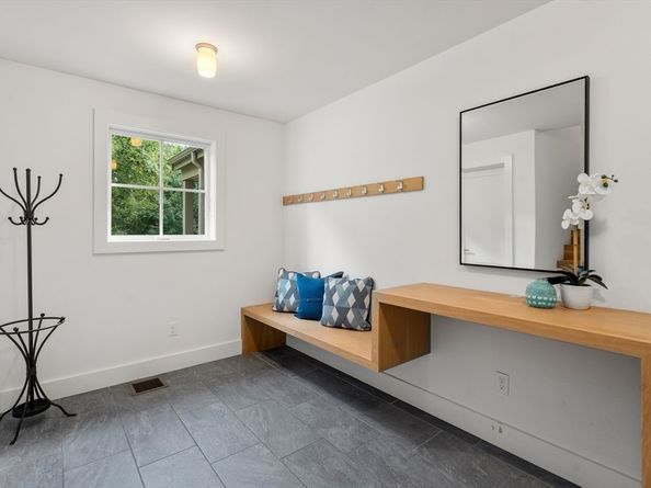 141 Gun Hill St, Milton MA 02186