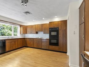 33 Valley Rd, Southborough MA 01772