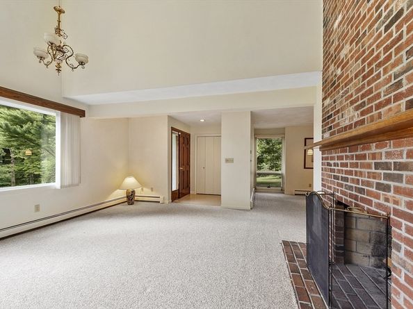 33 Valley Rd, Southborough MA 01772