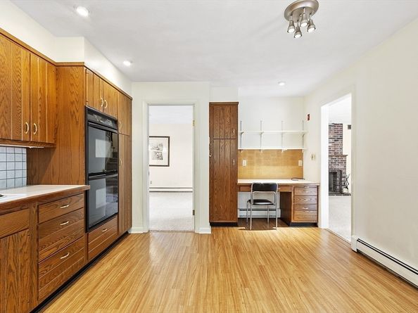 33 Valley Rd, Southborough MA 01772