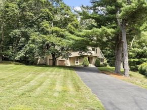 33 Valley Rd, Southborough MA 01772
