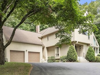 33 Valley Rd