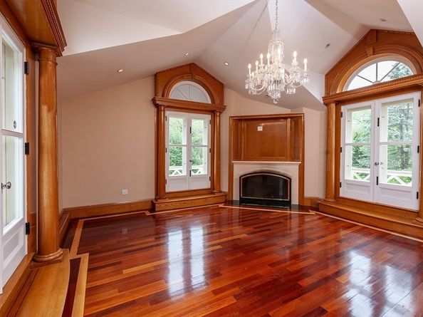 65 Central St, Andover MA 01810