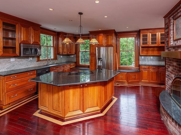 65 Central St, Andover MA 01810