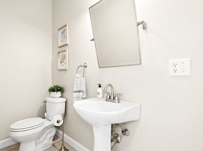 12 Putnam Lane, Grafton MA 01519