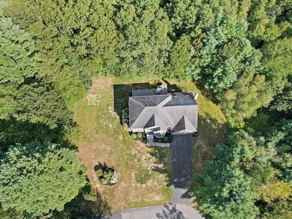 12 Putnam Lane, Grafton MA 01519