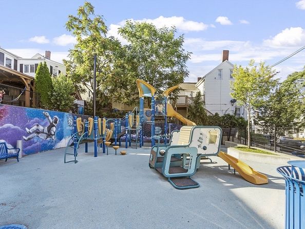 30 High St, Chelsea MA 02150