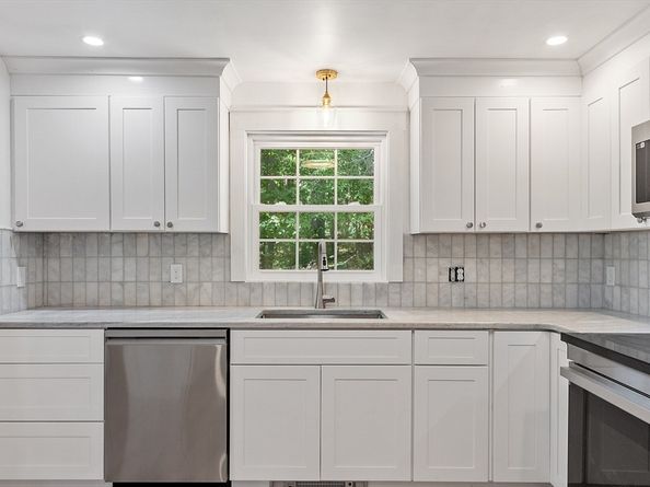 18 Sargent Rd, Bolton MA 01740