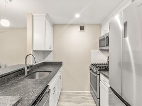 42 8th Street 3306, Boston MA 02129