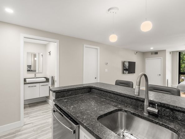 42 8th Street 3306, Boston MA 02129