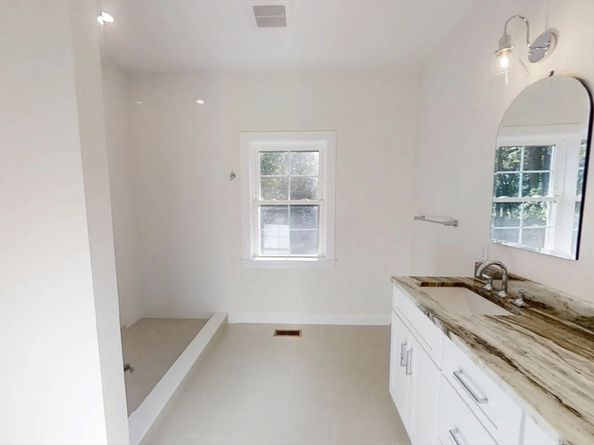 16 Clinton St, Marlborough MA 01752