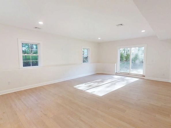 16 Clinton St, Marlborough MA 01752