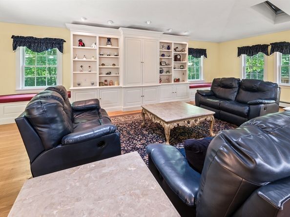 14 Running Brook Cir, Ashland MA 01721