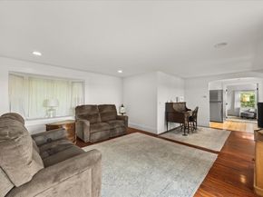 66 Mayflower Ridge Dr, Wareham MA 02571