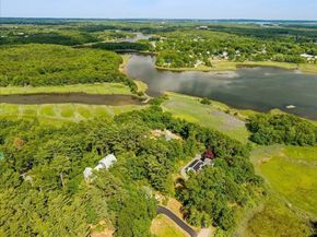 66 Mayflower Ridge Dr, Wareham MA 02571