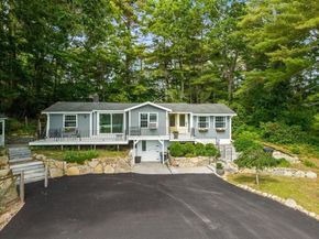 66 Mayflower Ridge Dr, Wareham MA 02571