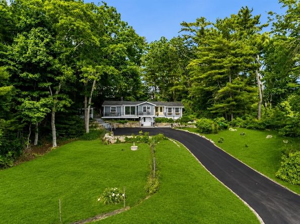 66 Mayflower Ridge Dr, Wareham MA 02571