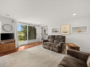 66 Mayflower Ridge Dr, Wareham MA 02571