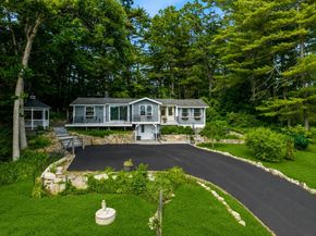 66 Mayflower Ridge Dr, Wareham MA 02571