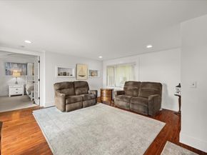 66 Mayflower Ridge Dr, Wareham MA 02571