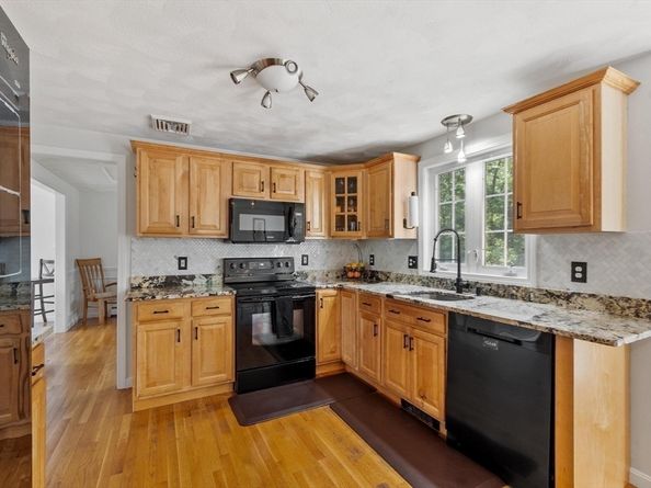 135 Jennies Way, Tewksbury MA 01876