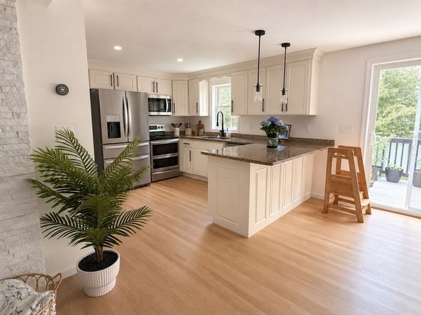 4 Wilder Rd, Leominster MA 01453