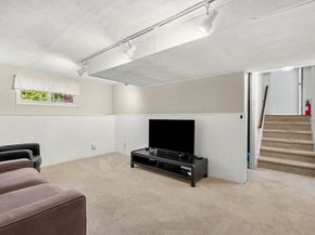 51 Hadley Rd, Framingham MA 01701
