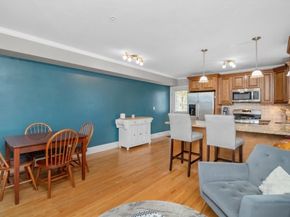 87 Ash St 22, Waltham MA 02453