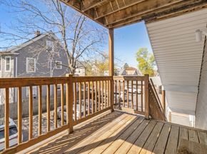 87 Ash St 22, Waltham MA 02453