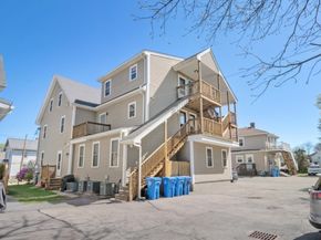 87 Ash St 22, Waltham MA 02453