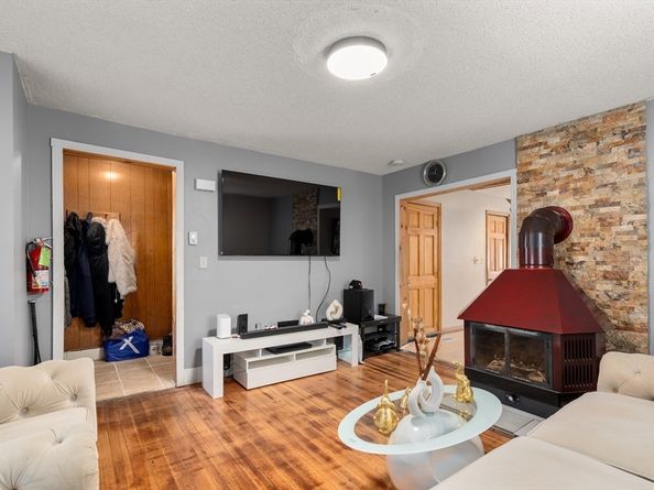 24 Hathaway St, Lynn MA 01905