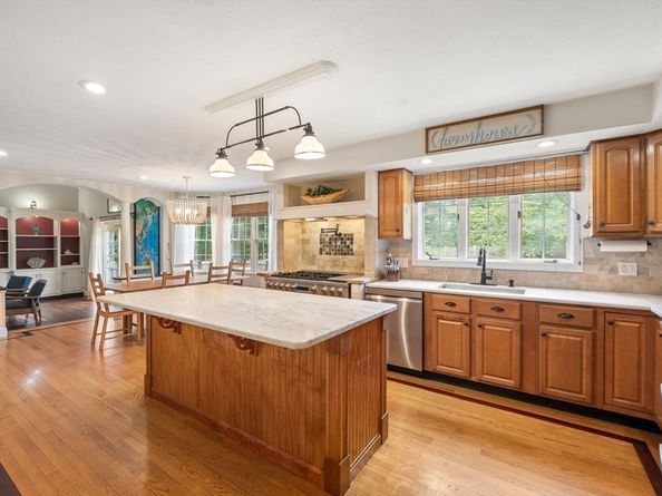 103 Wapping Rd, Kingston MA 02364