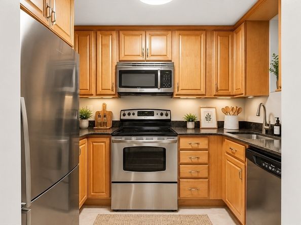 362-366 Commonwealth Ave 4C, Boston MA 02115