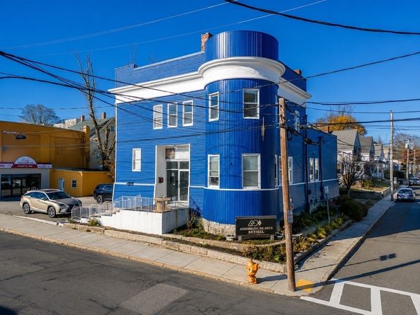 29 Spruce St, Milford MA 01757