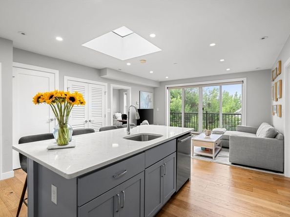 10 Everett St 402, Boston MA 02128