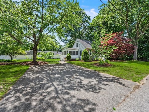 10 Dorrance Street, Chelmsford MA 01824