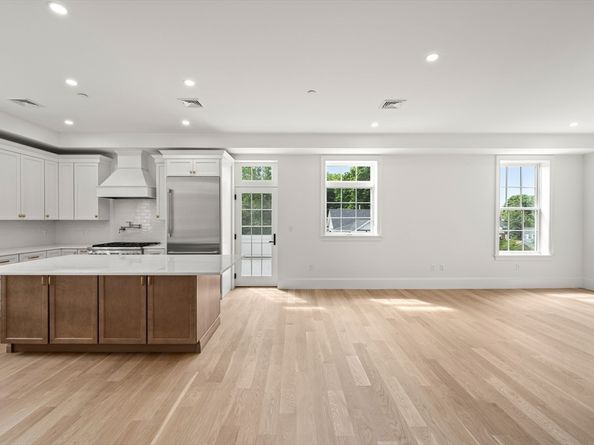 64 Pleasant Street B, Marblehead MA 01945