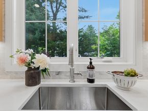 17 Whiting Way, Needham MA 02492