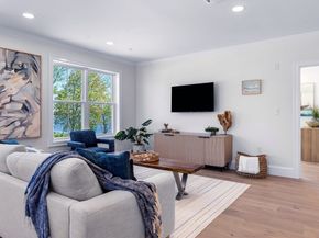 16 Franklin Street 2203, Salem MA 01970